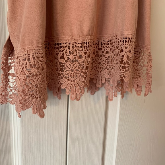 Cute blouse - Picture 2 of 3